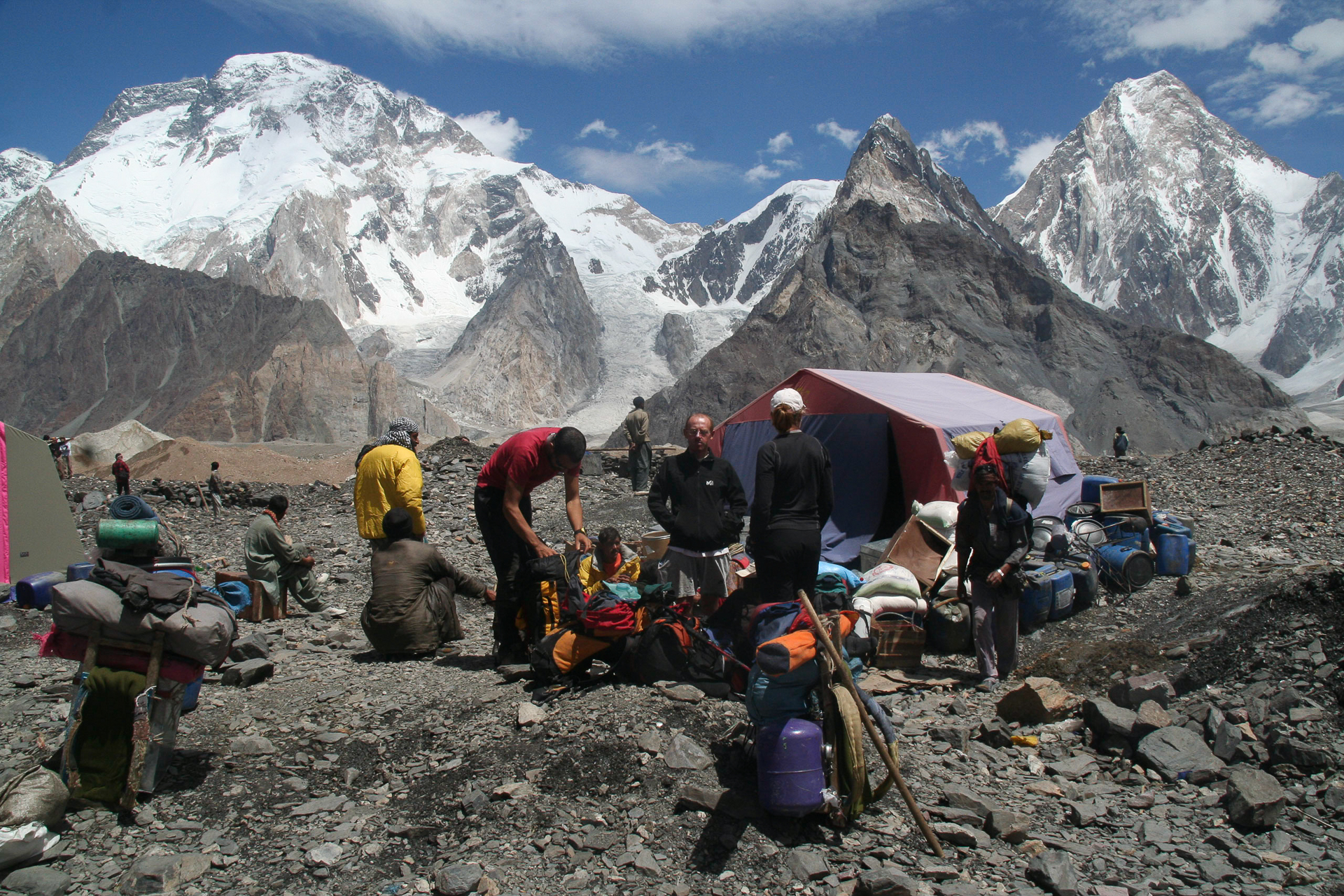 ​  Vue depuis le mausolée du K2 sur le Broad Peak