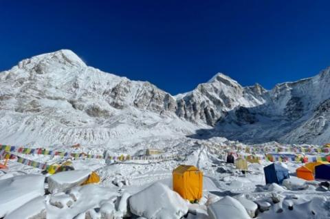 Camp de base de l'Everest (5 365 m) versant népalais © François Trouillet