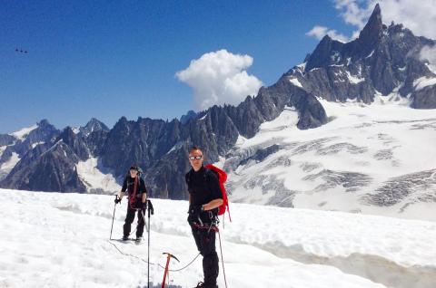 Ascension du mont Blanc du Tacul à 4248 mètres dans les Alpes