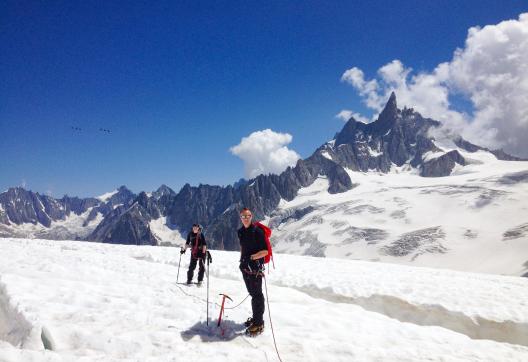 Ascension du mont Blanc du Tacul à 4248 mètres dans les Alpes