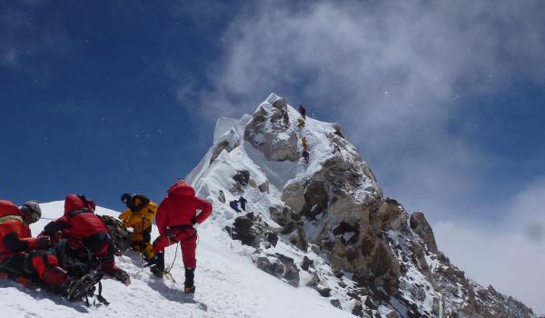 Alpiniste sous l'antécime du Makalu