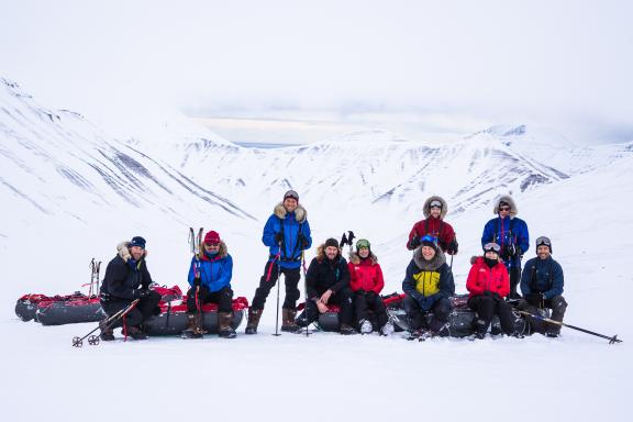 Voyage polaire et équipe de participants au Spitzberg