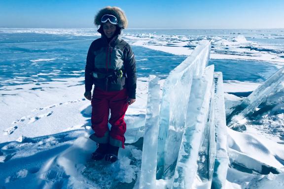 Expédition et pics de glace au lac Baïkal