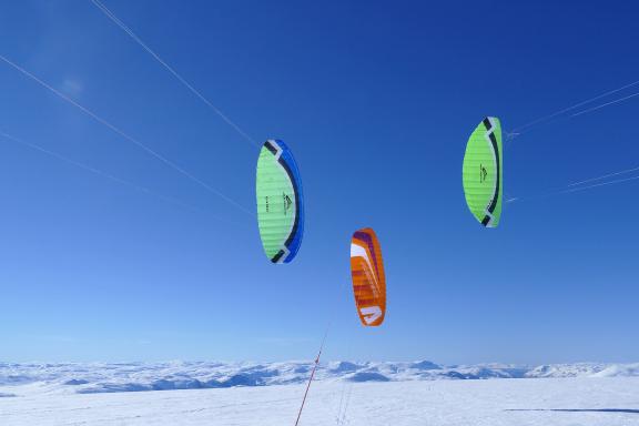 Voyage d'aventure et voiles de snowkite à Hardangervidda
