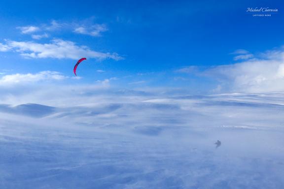 Voyage et snowkite sous vent fort en Norvège