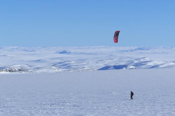 Expédition et pratique du snowkite en Norvège