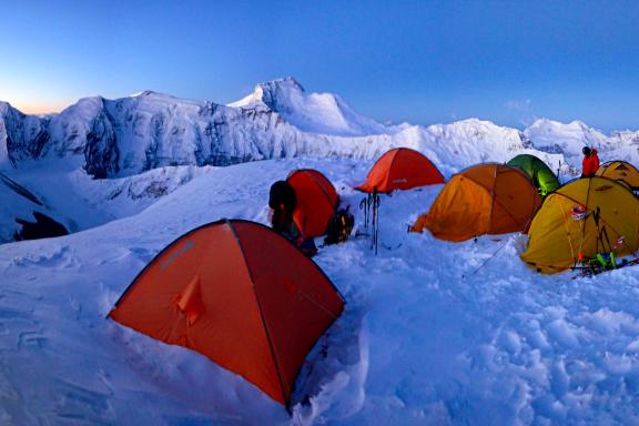Alpinisme au Korjenevskaya sommet du Snow Leopard Trophy  au Tadjikistan