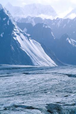 Expédition proche du glacier d'Inyltchek au Khan Tengri au Kirghizistan