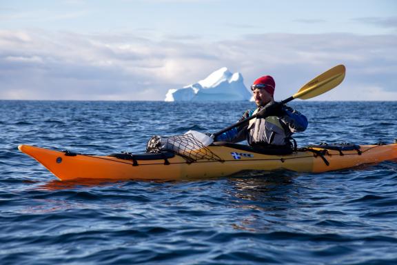 Voyage d'aventure et progression en kayak de mer au Groenland