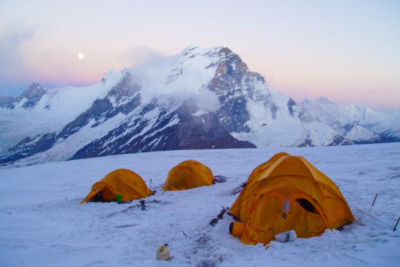 Expédition avec un camp avancé de l'ascension du Kun au Ladakh