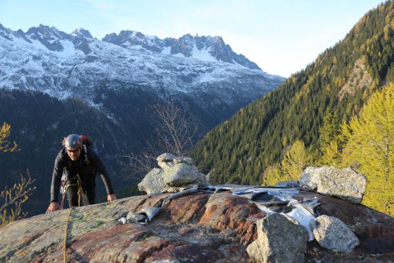 Voyage d'aventure et via corda alpine au rocher de Mottets