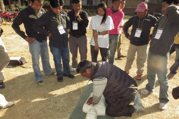 Expédition et formation Ifremmont aux premiers secours au Népal