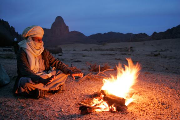 Voyage avec un touareg au bivouac